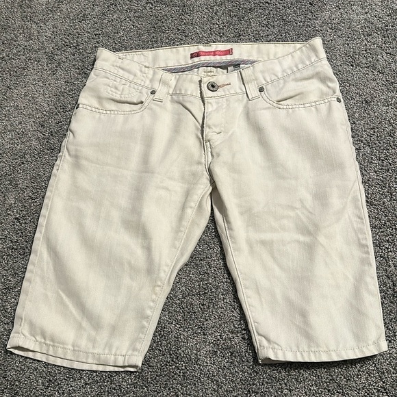 Levi’s Jean Shorts - Picture 1 of 6
